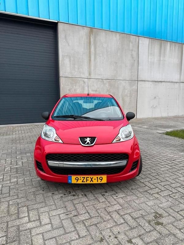 Occasion 2011 Peugeot 107 Hatchback | € 1.800 (Super prijs) - Afbeelding 1/4
