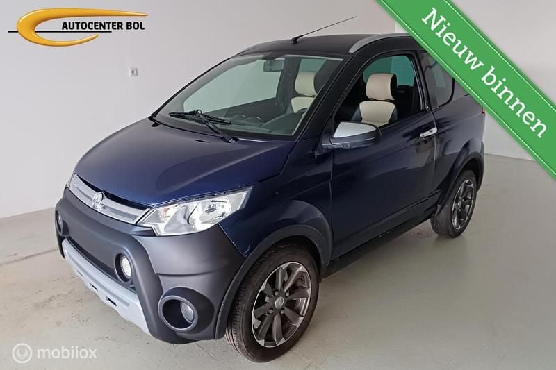 Blauw Gebruikt 2017 Aixam Crossline Hatchback | € 9.450 - Afbeelding 1/4