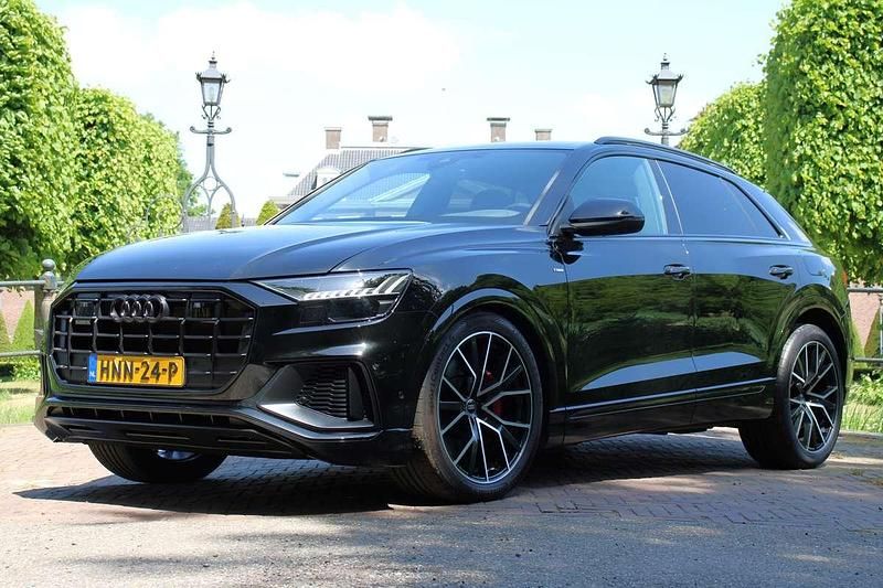 Zwart Gebruikt 2023 Audi Q8 Competition SUV | € 89.900 (Eerlijke prijs) - Afbeelding 1/4
