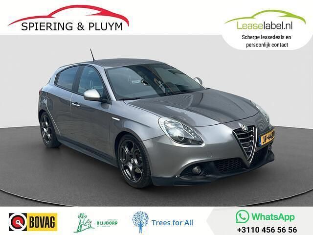 Grijs Gebruikt 2016 Alfa Romeo Giulietta Quadrifoglio Verde Hatchback | € 16.390 (Eerlijke prijs) - Afbeelding 1/4