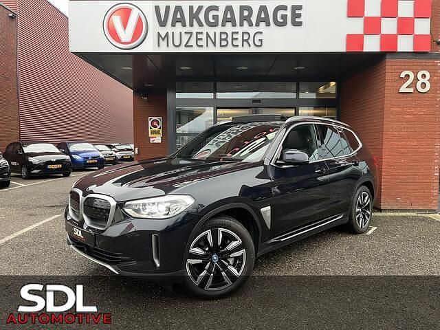 Zwart (metallic) Occasion 2021 BMW iX3 Executive SUV | € 29.945 (Super prijs) - Afbeelding 1/4