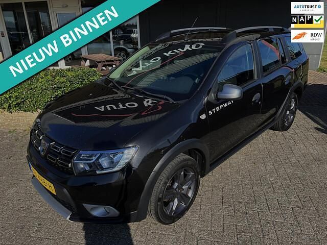 Zwart Gebruikt 2017 Dacia Logan MCV Stepway MPV | € 6.850 (Eerlijke prijs) - Afbeelding 1/4