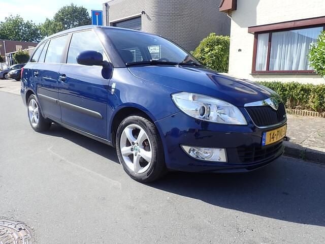 Blauw Gebruikt 2011 Skoda Fabia GreenLine Stationwagen | € 1.650 (Goede deal) - Afbeelding 1/4