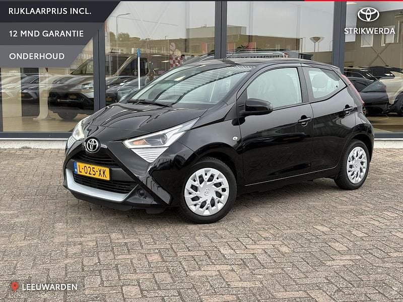 Zwart Gebruikt 2021 Toyota Aygo X-play Hatchback | € 11.450 (Eerlijke prijs) - Afbeelding 1/4