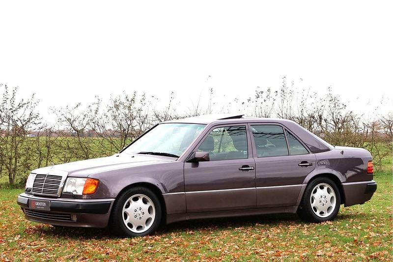 Paars Gebruikt 1992 Mercedes 500 Sedan | € 79.950 - Afbeelding 1/4