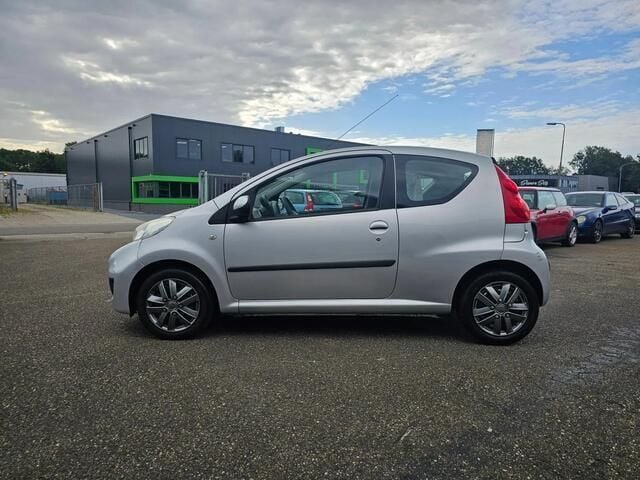 Occasion Peugeot 107 68 PK (50 kW) 2009 Grijs Hatchback