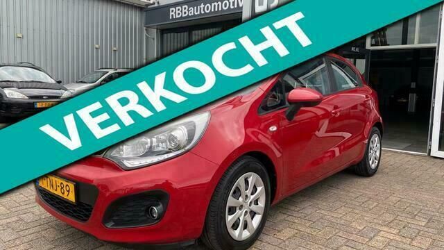 Rood Gebruikt 2014 Kia Rio Hatchback | € 6.950 (Eerlijke prijs) - Afbeelding 1/4