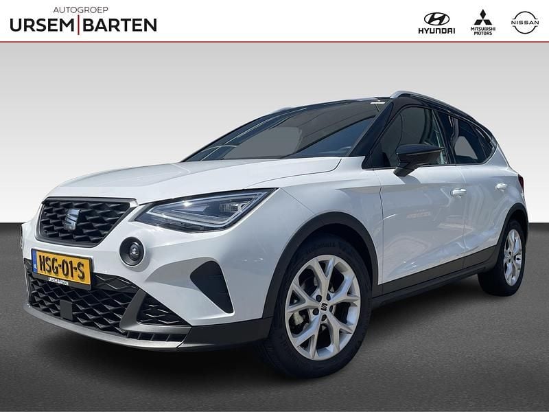 Wit Gebruikt 2024 Seat Arona Business SUV | € 22.930 (Iets duurder) - Afbeelding 1/4