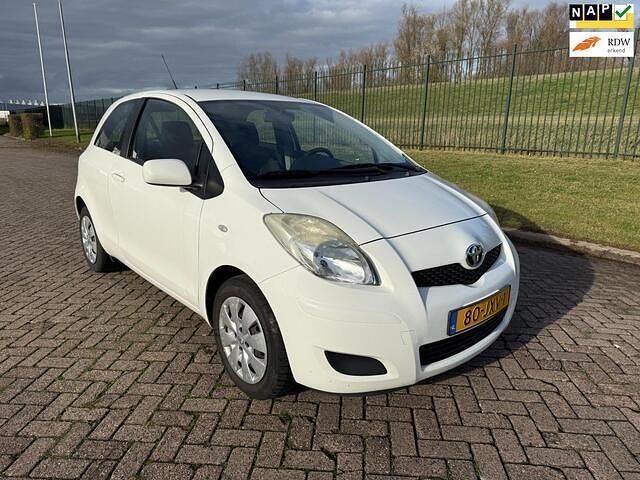 Wit Gebruikt 2009 Toyota Yaris Hatchback | € 4.950 (Iets duurder) - Afbeelding 1/4