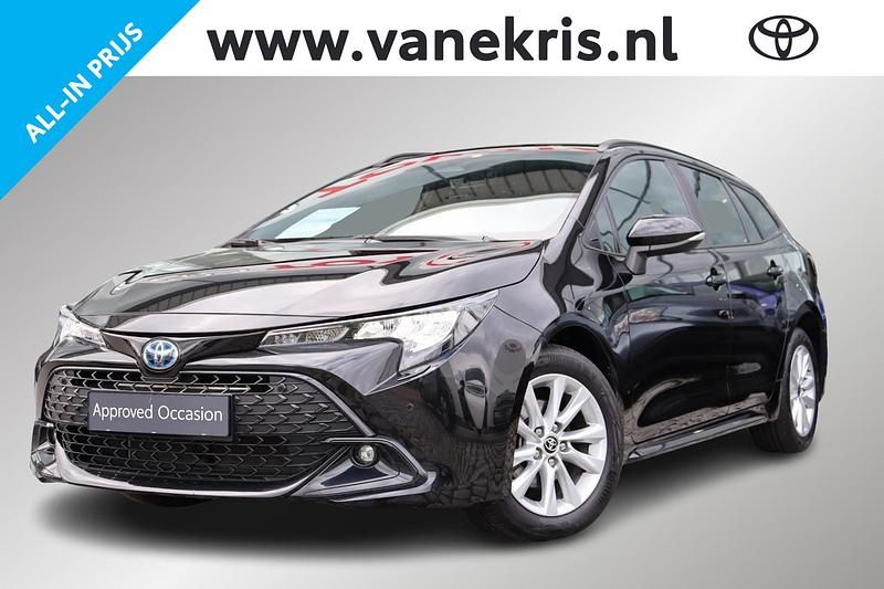 Zwart Occasion 2025 Toyota Corolla Hybrid Limited Stationwagen | € 31.499 - Afbeelding 1/4