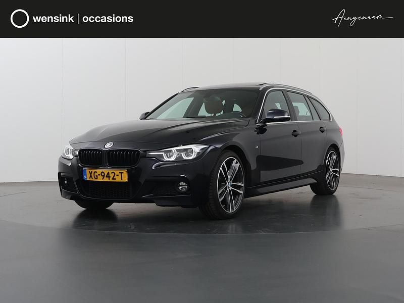 Zwart Occasion 2019 BMW 320 M Sport Stationwagen | € 25.730 (Eerlijke prijs) - Afbeelding 1/4
