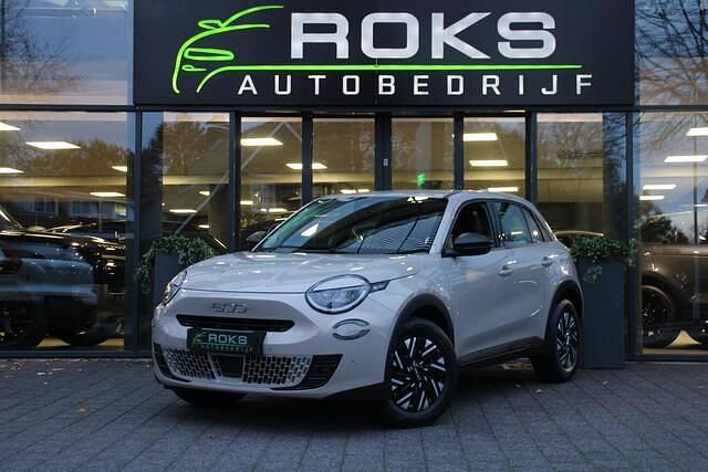 Beige Gebruikt 2024 Fiat 600 Urban SUV | € 24.750 - Afbeelding 1/4