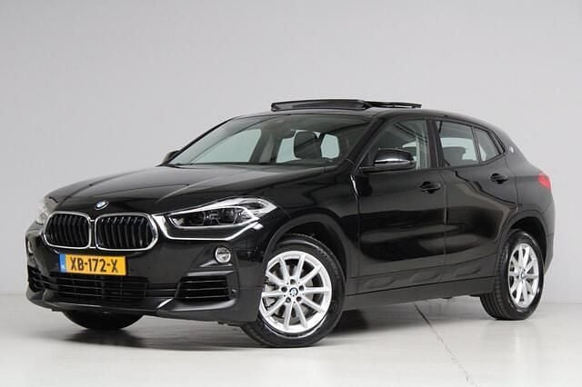 Zwart Gebruikt 2018 BMW X2 Executive SUV | € 21.945 (Eerlijke prijs) - Afbeelding 1/4