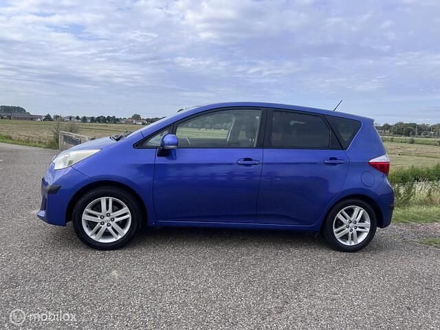 Occasion Toyota Verso-S 99 PK (72 kW) 2011 Blauw MPV