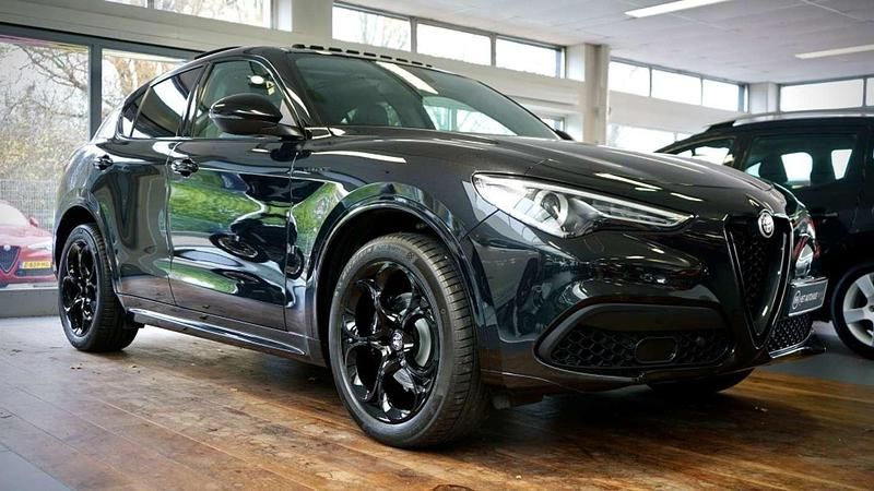 Zwart Gebruikt 2020 Alfa Romeo Stelvio Veloce SUV | € 45.950 (Duur) - Afbeelding 1/4