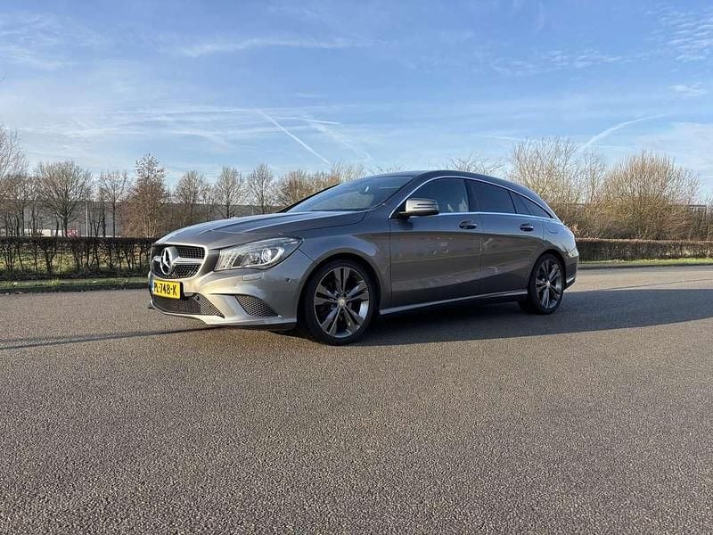 Grijs Occasion 2016 Mercedes CLA200 Shooting Brake Stationwagen | € 15.000 (Super prijs) - Afbeelding 1/4