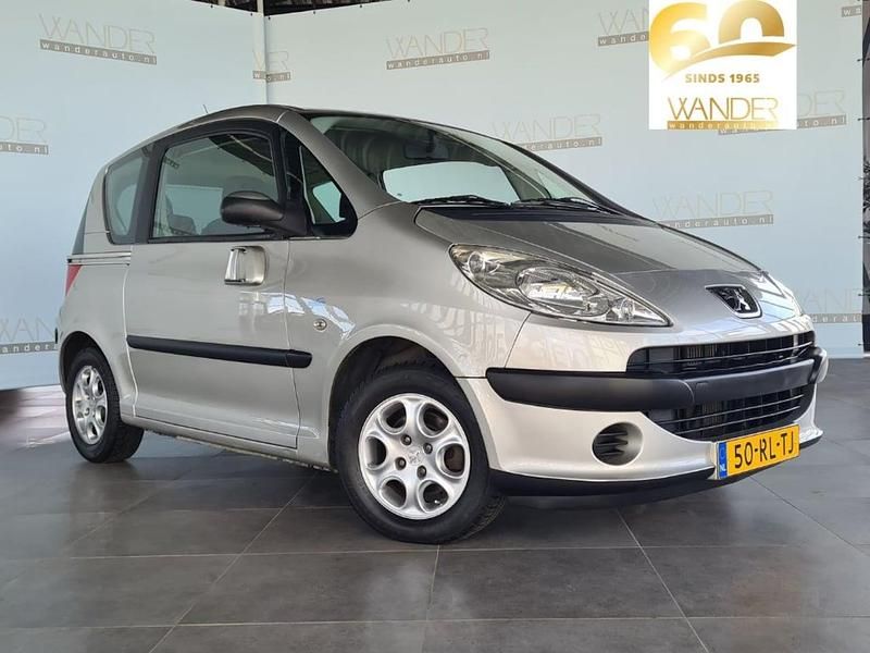 Grijs Gebruikt 2005 Peugeot 1007 MPV | € 2.499 (Eerlijke prijs) - Afbeelding 1/4
