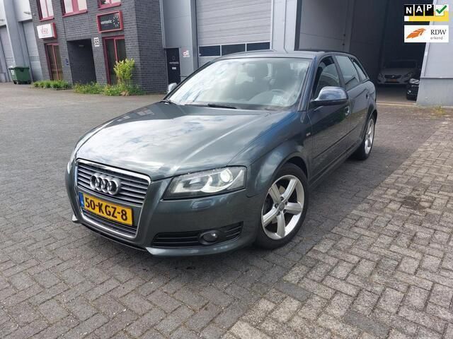 Grijs, metallic lak Gebruikt 2009 Audi A3 Sportback S-Line Hatchback | € 3.699 (Goede deal) - Afbeelding 1/4