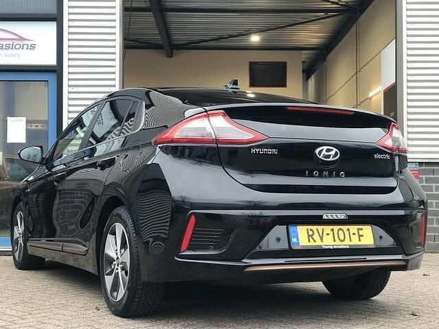 Occasion Hyundai Ioniq Premium 88 kW (120 PK) 2018 Zwart Hatchback