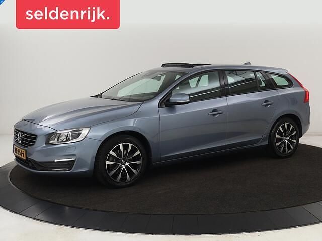 Blauw Gebruikt 2017 Volvo V60 Dynamic Stationwagen | € 16.900 (Eerlijke prijs) - Afbeelding 1/4