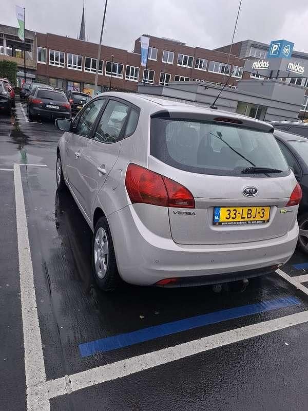 Occasion Kia Venga 90 PK (66 kW) 2010 Grijs Hatchback