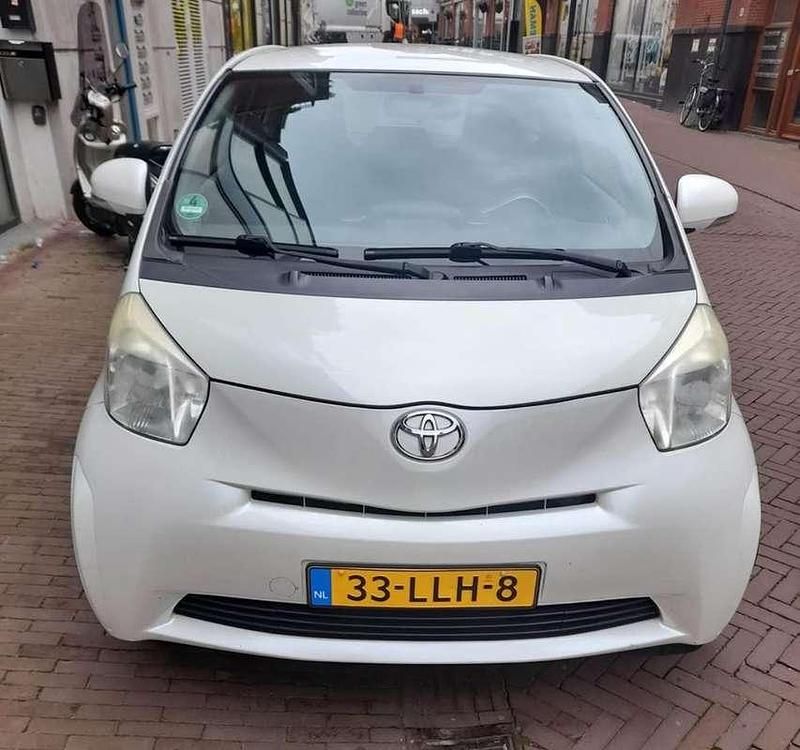 Wit Gebruikt 2010 Toyota iQ Hatchback | € 3.000 (Eerlijke prijs) - Afbeelding 1/4