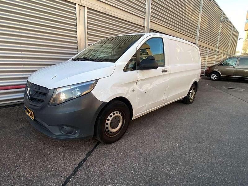 Wit Gebruikt 2017 Mercedes Vito MPV | € 4.950 (Super prijs) - Afbeelding 1/4