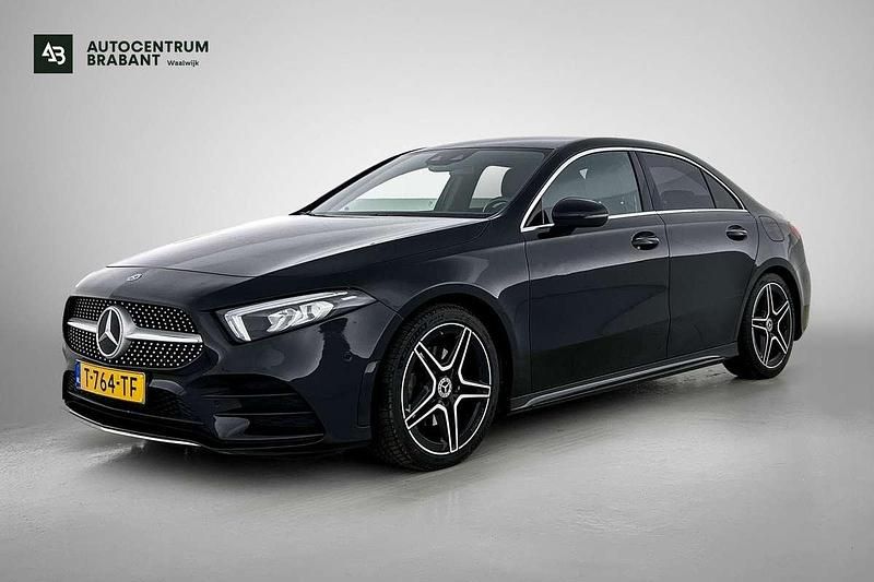 Zwart Gebruikt 2020 Mercedes A200 Advantage Sedan | € 22.495 (Goede deal) - Afbeelding 1/3