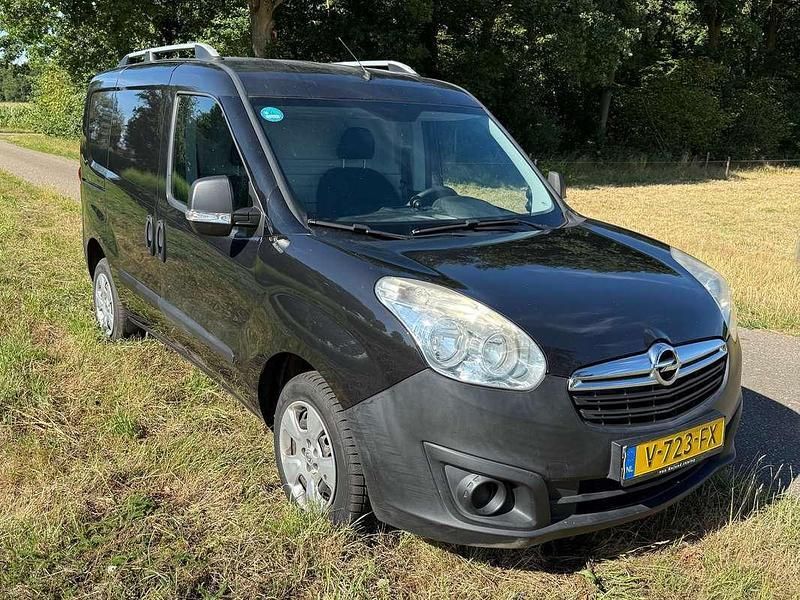 Zwart Gebruikt 2017 Opel Combo MPV | € 5.700 (Eerlijke prijs) - Afbeelding 1/4