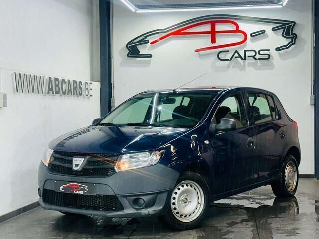 Blauw Gebruikt 2013 Dacia Sandero Hatchback | € 3.990 (Eerlijke prijs) - Afbeelding 1/4
