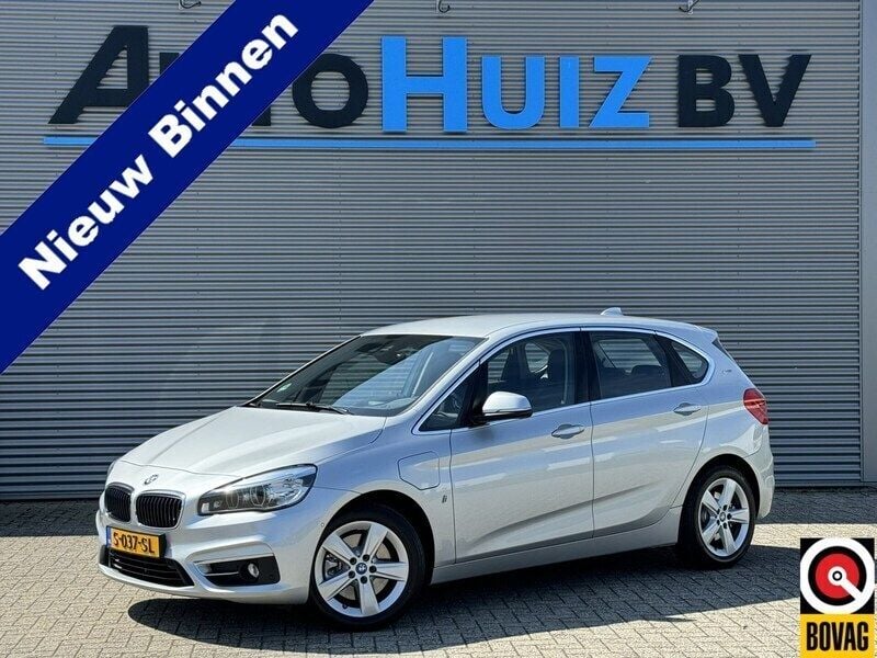Grijs Gebruikt 2017 BMW 225 Active Tourer Executive MPV | € 16.990 (Eerlijke prijs) - Afbeelding 1/4