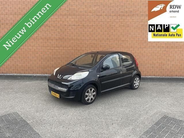 Zwart Gebruikt 2011 Peugeot 107 Hatchback | € 2.495 (Goede deal) - Afbeelding 1/4