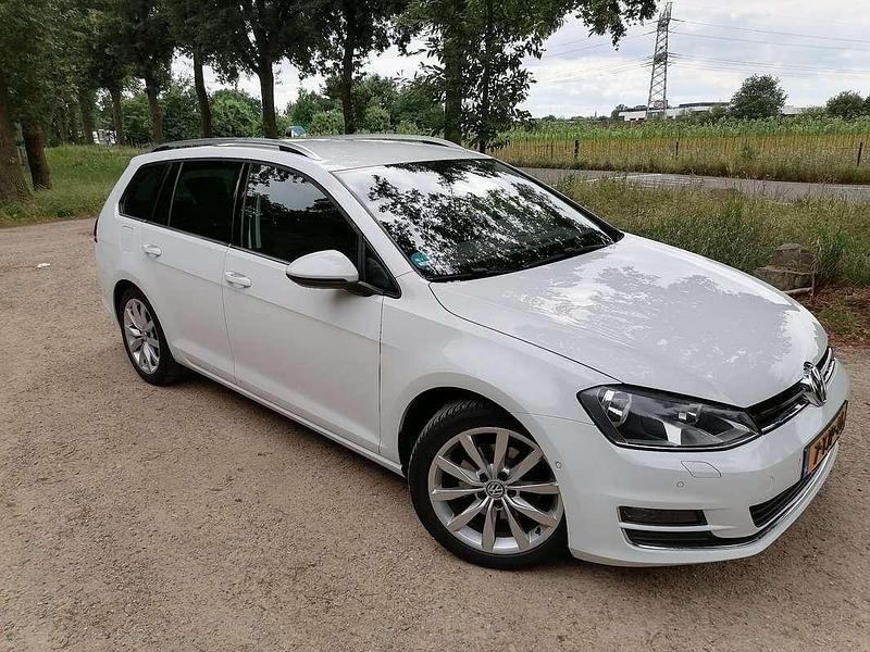 Wit Gebruikt 2014 VW Golf VII Highline Stationwagen | € 12.000 (Iets duurder) - Afbeelding 1/4
