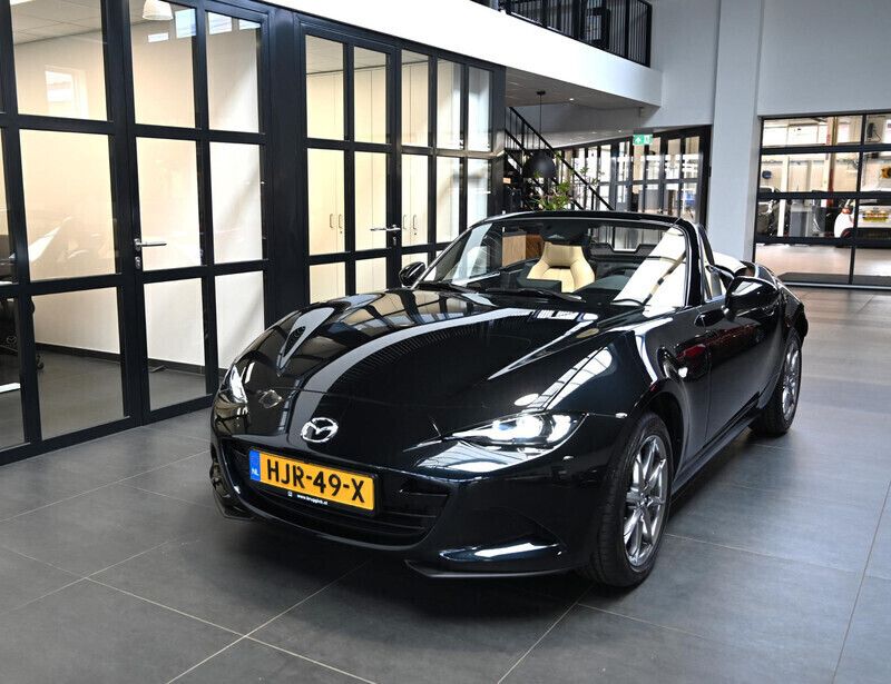 Zwart Gebruikt 2024 Mazda MX5 Kazari Cabriolet | € 43.950 - Afbeelding 1/4