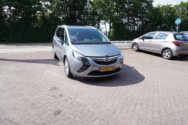 Grijs Gebruikt 2013 Opel Zafira Tourer Design Edition MPV | € 8.744 (Iets duurder) - Afbeelding 1/4