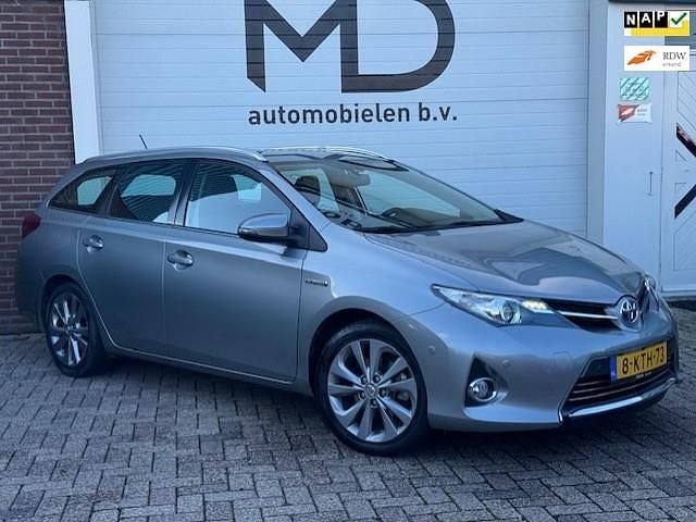 Grijs Gebruikt 2013 Toyota Auris Executive Stationwagen | € 9.450 (Eerlijke prijs) - Afbeelding 1/4