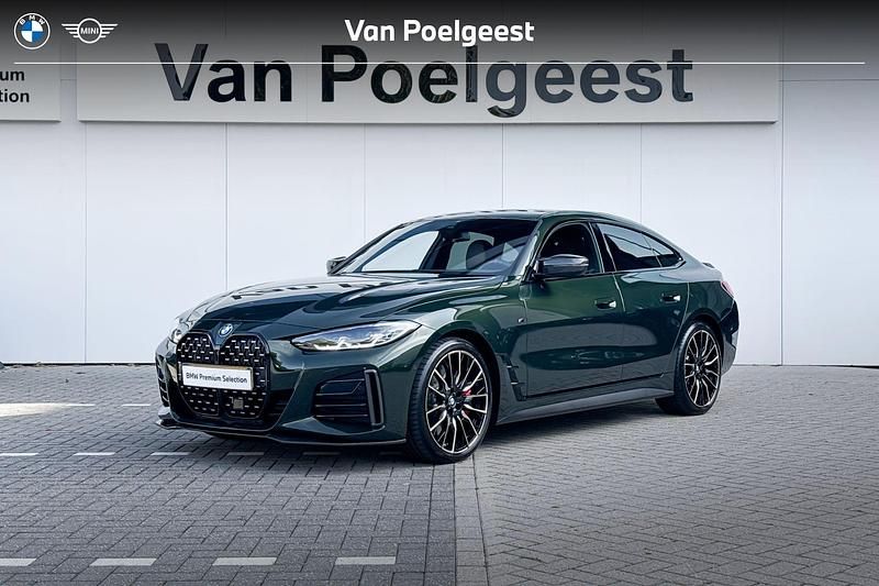 Sanremo grun metallic (donker groen metallic) Occasion 2024 BMW 420 M Sport Coupé | € 49.895 (Eerlijke prijs) - Afbeelding 1/4