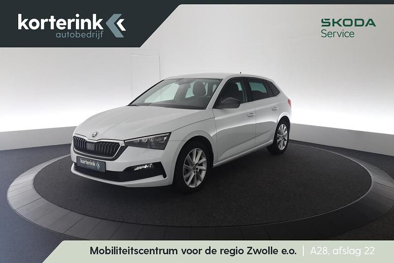 Wit Occasion 2019 Skoda Scala First Edition Hatchback | € 15.950 (Iets duurder) - Afbeelding 1/4