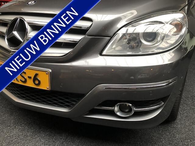 Grijs (metallic) Gebruikt 2011 Mercedes B160 Business MPV | € 7.950 (Iets duurder) - Afbeelding 1/4