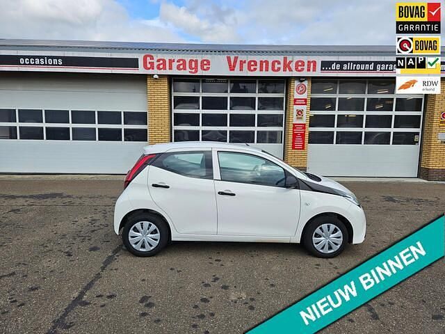 Wit Gebruikt 2020 Toyota Aygo Hatchback | € 9.250 (Goede deal) - Afbeelding 1/4