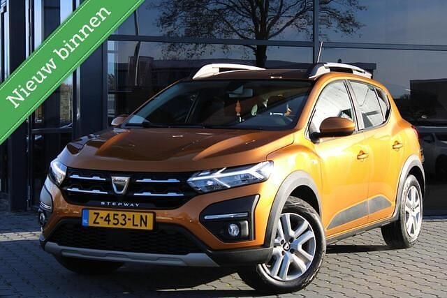 Oranje Occasion 2021 Dacia Sandero Stepway Hatchback | € 12.950 (Eerlijke prijs) - Afbeelding 1/4