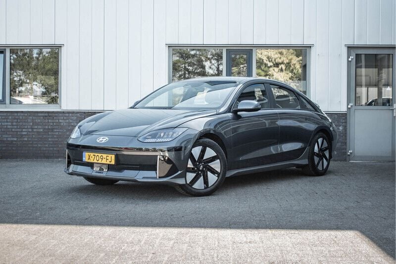 Grijs Gebruikt 2023 Hyundai Ioniq 6 Style Sedan | € 26.650 (Goede deal) - Afbeelding 1/4