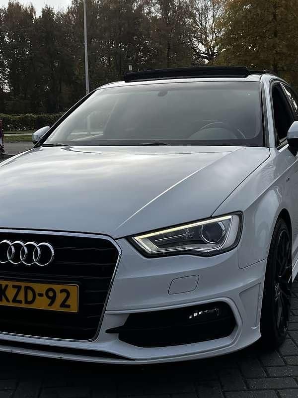 Occasion Audi A3 Sportback 105 PK (77 kW) 2013 Wit Hatchback