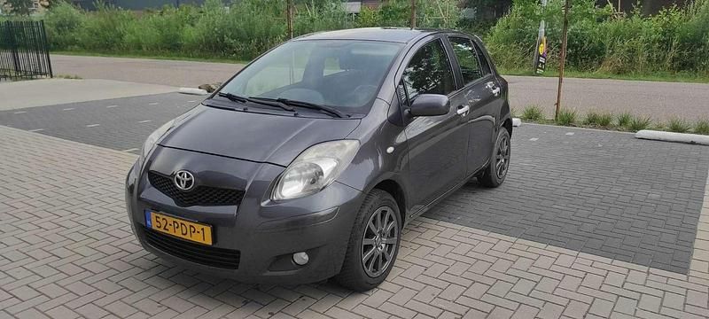 Gebruikt 2011 Toyota Yaris Edition Sedan | € 3.800 (Eerlijke prijs) - Afbeelding 1/4