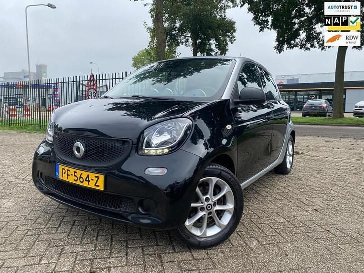 Occasion Smart ForFour Pure 71 PK (52 kW) 2017 Zwart Hatchback