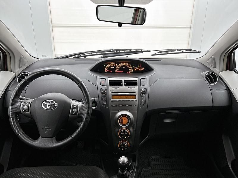 Occasion Toyota Yaris Comfort 2015 Rood Hatchback