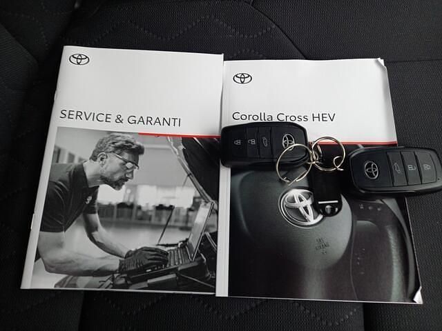 Occasion Toyota Corolla Style 98 PK (72 kW) 2025 Zwart SUV