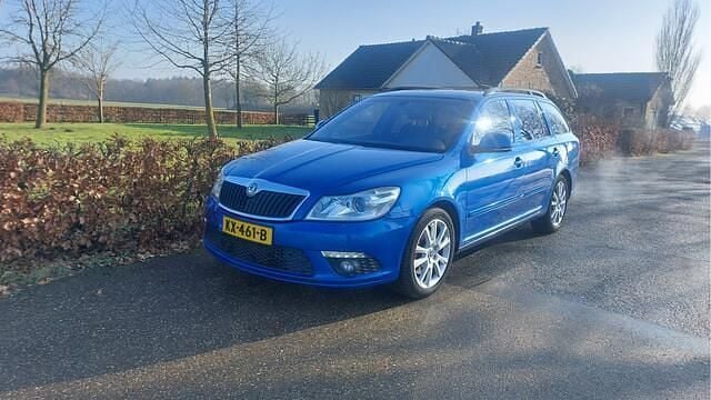 Blauw Occasion 2010 Skoda Octavia vRS Stationwagen | € 5.950 (Goede deal) - Afbeelding 1/4