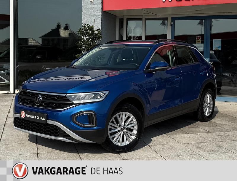 Blauw Gebruikt 2023 VW T-Roc Business SUV | € 28.950 (Goede deal) - Afbeelding 1/4