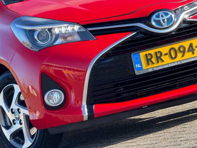Rood Gebruikt 2018 Toyota Yaris Hybrid Hatchback | € 11.925 (Goede deal) - Afbeelding 1/4